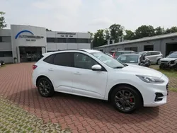 Weiß Gebraucht 2022 Ford Kuga ST-Line SUV | 29.990 € (Etwas zu teuer)