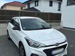Weiß Gebraucht 2020 Hyundai i20 YES! Kleinwagen | 13.500 € (Etwas zu teuer)