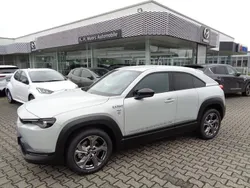 Weiss Gebraucht 2023 Mazda MX30 Ad'Vantage SUV | 19.891 € (Fairer Preis)