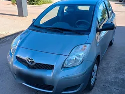 Silber Gebraucht 2009 Toyota Yaris Basis Kleinwagen | 2.990 € (Fairer Preis)
