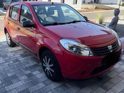 Rot Gebraucht 2009 Dacia Sandero Kleinwagen | 2.000 €