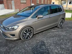 Beige Gebraucht 2015 VW Golf Sportsvan Highline Van / Kleinbus | 13.400 € (Fairer Preis)
