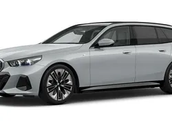 Grau Gebraucht 2024 BMW 540 Comfort Edition Kombi | 67.759 € (Fairer Preis)