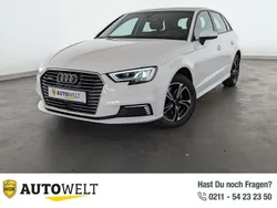 Weiß Gebraucht 2020 Audi A3 Sportback e-tron Basis Limousine | 18.960 € (Guter Preis)