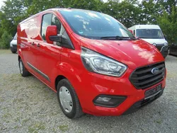 Rot Gebraucht 2018 Ford Transit Custom Van / Kleinbus | 9.401 € (Superpreis)