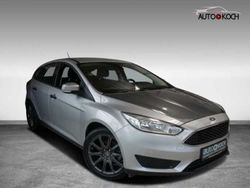 Silber Gebraucht 2017 Ford Focus Cool & Connect Limousine | 14.889 € (Etwas zu teuer)