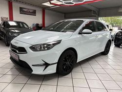 Weiß Gebraucht 2022 Kia Ceed Vision Kleinwagen | 18.990 € (Superpreis)