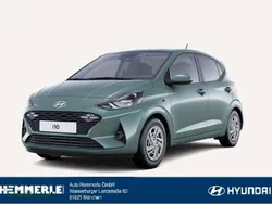 Grün (mangrove green / mic) Neu 2025 Hyundai i10 Kleinwagen | 15.070 € (Guter Preis)