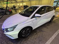 Weiß Gebraucht 2021 Hyundai i20 Trend Kleinwagen | 13.000 € (Guter Preis)