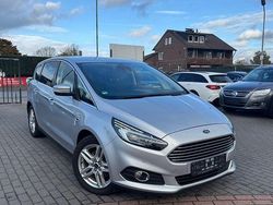Grau Gebraucht 2017 Ford S-MAX Titanium Van / Kleinbus | 13.450 € (Etwas zu teuer)