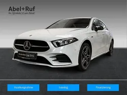 Digitalweiß (metallic) Gebraucht 2021 Mercedes A250 AMG Limousine | 25.269 € (Superpreis)