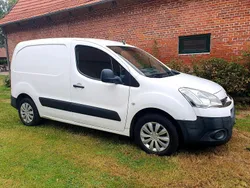 Weiß Gebraucht 2013 Citroën Berlingo Van / Kleinbus | 2.900 €