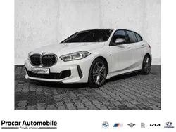 Weiß Gebraucht 2022 BMW M135 M Sport Kleinwagen | 35.970 € (Fairer Preis)