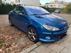 Blau Gebraucht 2003 Peugeot 206 CC Cabrio | 1.970 € (Etwas zu teuer)