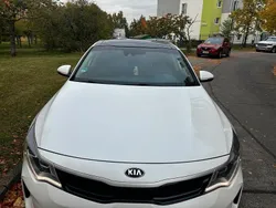 Weiß Gebraucht 2017 Kia Optima 2 Limousine | 15.000 €