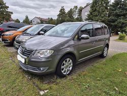 Grau Gebraucht 2010 VW Touran Highline Van / Kleinbus | 4.800 € (Fairer Preis)