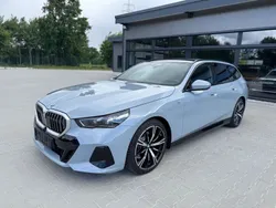 Grau Gebraucht 2024 BMW 520 M Sport Limousine | 53.589 € (Superpreis)