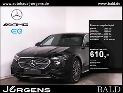 Schwarz obsidianschwarz metallic Gebraucht 2024 Mercedes E300 AMG Limousine | 64.870 €