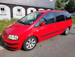 Rot Gebraucht 2002 VW Sharan Van / Kleinbus | 2.500 €