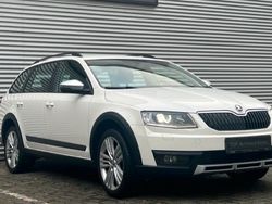 Weiß Gebraucht 2015 Skoda Octavia Scout 4x4 Kombi | 11.990 € (Guter Preis)