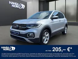 Silber / reflexsilber (metallic) Gebraucht 2023 VW T-Cross Style SUV | 21.150 € (Fairer Preis)