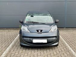 Grau Gebraucht 2006 Peugeot 107 Kleinwagen | 1.390 € (Fairer Preis)