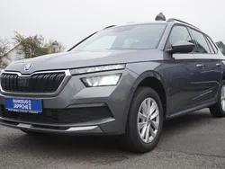 Grau (metallic) Gebraucht 2024 Skoda Kamiq Ambition SUV | 24.200 € (Fairer Preis)