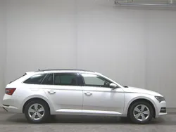 Weiss Gebraucht 2020 Skoda Superb Ambition Kombi | 17.480 € (Guter Preis)