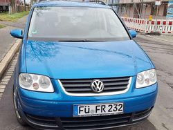 Blau Gebraucht 2005 VW Touran Trendline Van / Kleinbus | 2.950 € (Etwas zu teuer)
