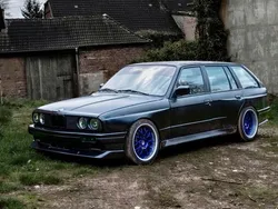 Schwarz Gebraucht 1991 BMW M3 Performance Kombi | 9.000 €