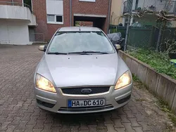 Silber Gebraucht 2007 Ford Focus Style Kombi | 1.450 € (Guter Preis)
