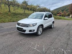Weiß Gebraucht 2015 VW Tiguan Sportline SUV | 13.800 € (Etwas zu teuer)