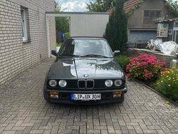 Grau Gebraucht 1989 BMW 325 Cabriolet Cabrio | 17.000 €