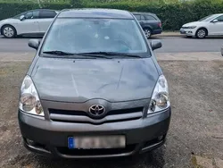 Grau Gebraucht 2006 Toyota Corolla Verso Van / Kleinbus | 4.799 € (Fairer Preis)