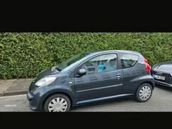 Grau Gebraucht 2008 Peugeot 107 Kleinwagen | 1.900 € (Fairer Preis)