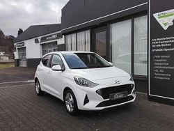 Weiß Gebraucht 2022 Hyundai i10 Kleinwagen | 14.290 € (Etwas zu teuer)