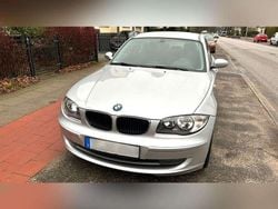 Grau Gebraucht 2009 BMW 118 Kleinwagen | 2.750 € (Superpreis)