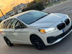 Weiß Gebraucht 2019 BMW 218 Gran Tourer Van / Kleinbus | 14.000 € (Superpreis)