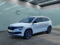 Weiß Gebraucht 2021 Skoda Karoq SportLine SUV | 29.745 € (Fairer Preis)