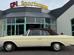 Cremeweiß Gebraucht 1967 Mercedes W111 SE Cabrio | 135.000 €