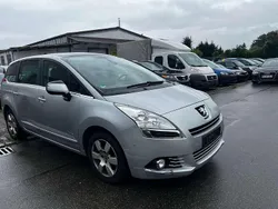 Lackierung grau Gebraucht 2013 Peugeot 5008 Business-Line Van / Kleinbus | 4.999 € (Superpreis)