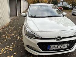 Gebraucht 2017 Hyundai i20 Classic Limousine | 8.300 € (Fairer Preis)