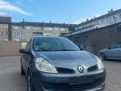Violet Gebraucht 2006 Renault Clio III Coupé | 1.799 €