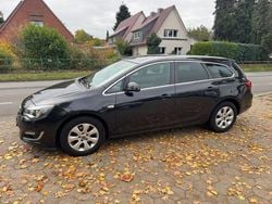 Schwarz Gebraucht 2016 Opel Astra Exklusiv Kombi | 4.500 € (Superpreis)