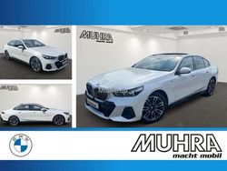 Mineralweiß metallic Gebraucht 2024 BMW 520 M Sport Limousine | 51.940 € (Fairer Preis)