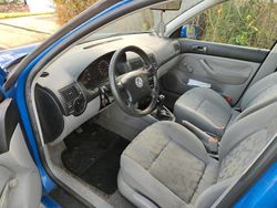 Blau Gebraucht 1999 VW Golf IV Kleinwagen | 550 € (Superpreis)
