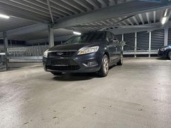 Silber Gebraucht 2010 Ford Focus Limousine | 2.999 € (Fairer Preis)