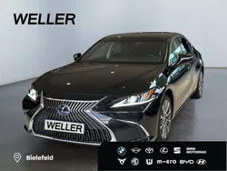 Graphitschwarz Gebraucht 2021 Lexus ES300H Limousine | 36.990 € (Fairer Preis)