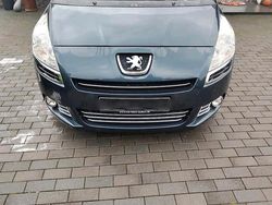 Blau Gebraucht 2012 Peugeot 5008 Van / Kleinbus | 2.950 €