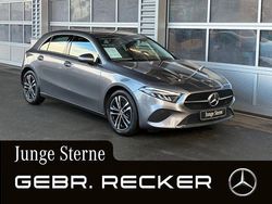 Lack mountaingrau Gebraucht 2024 Mercedes A200 Advanced Limousine | 29.650 € (Fairer Preis)